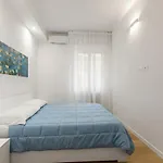 Apartament Modern Apt, 25 Min Duomo, Metro 5 Min & Wifi Mediolan
