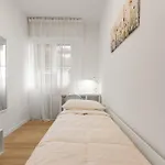 Modern Apt, 25 Min Duomo, Metro 5 Min & Wifi * Mediolan