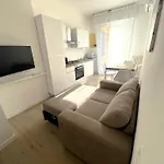 Apartament Modern Apt, 25 Min Duomo, Metro 5 Min & Wifi *