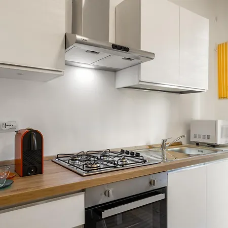 Modern Apt, 25 Min Duomo, Metro 5 Min & Wifi Mediolan