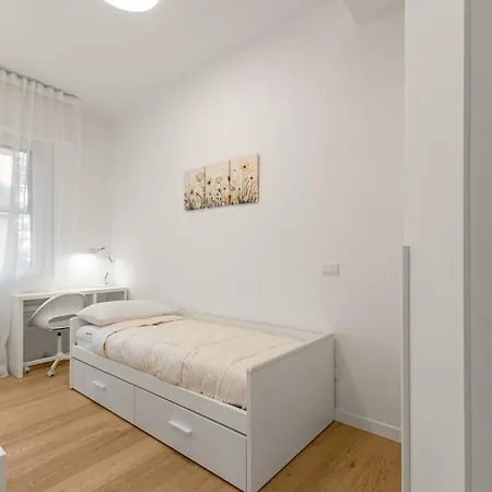 Modern Apt, 25 Min Duomo, Metro 5 Min&wifi Apartment Mailand
